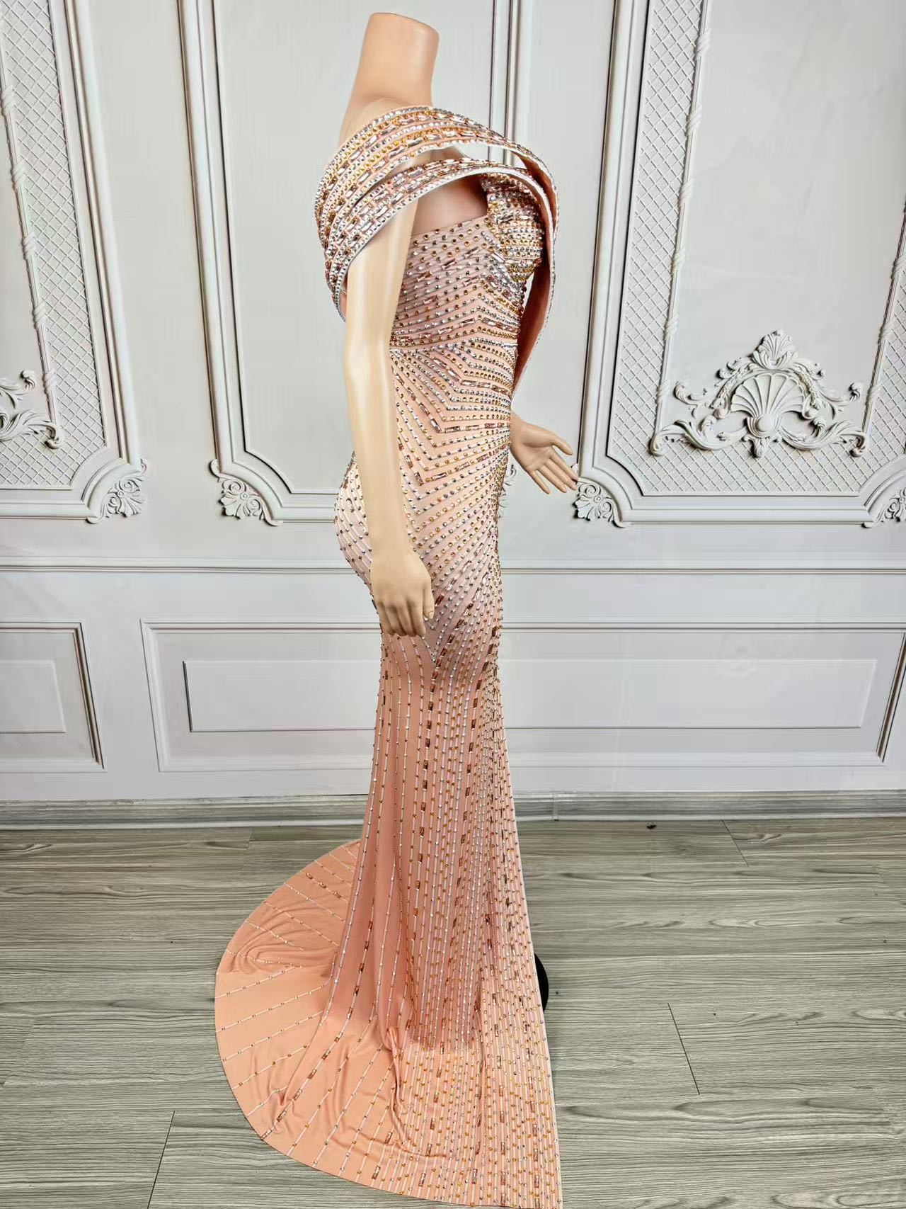 Xiangbin Sparkly Crystals Form - Women Formal Wear Photoshoot review and price